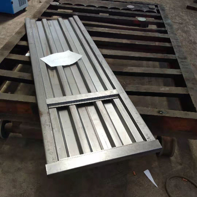 Fully Automatic External Truck Body Panels Roll Forming Machine For Batch Side Panel Production