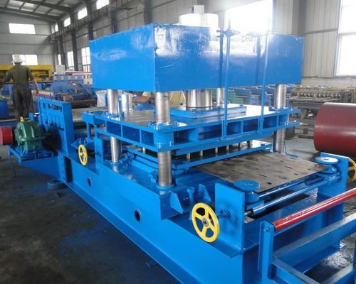 Durable Highway Guardrail Roll Forming Machine For Road Construction Crash Barrier