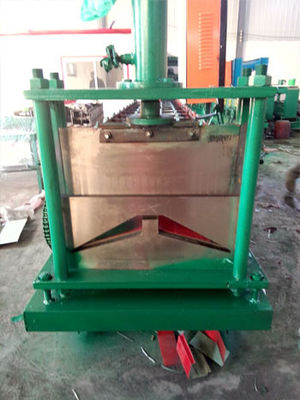 pm17140588-water_gutter_sheet_metal_roll_forming_machines_three_phases_6_12m_min_capability Water Gutter Sheet Metal Roll Forming Machines Three Phases 6 - 12M / Min Capability