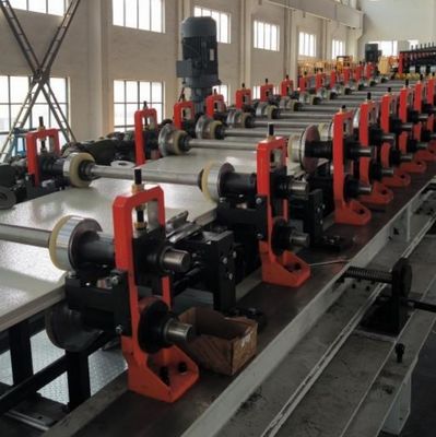 pm208123086-automatic_pu_sectional_garage_door_line Automatic PU Sectional Garage Door Production Line