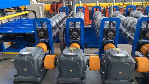 High-Speed Trapezoidal Roofing Sheet Roll Forming Machine with Pre-Cutting System