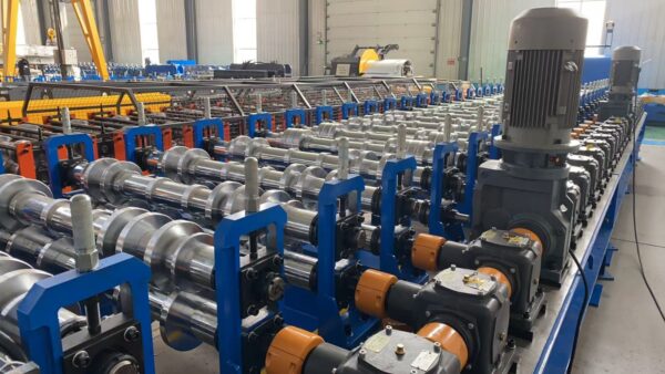 High-Speed Trapezoidal Roofing Sheet Roll Forming Machine with Pre-Cutting System
