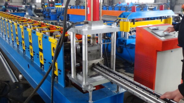 DSC01959 Heavy Duty Pallet Rack Upright for Reliable Warehouse Storage Solutions