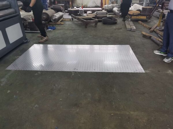 testing video (4) High Precision Metal Embossing Machine for Continuous Pattern Forming