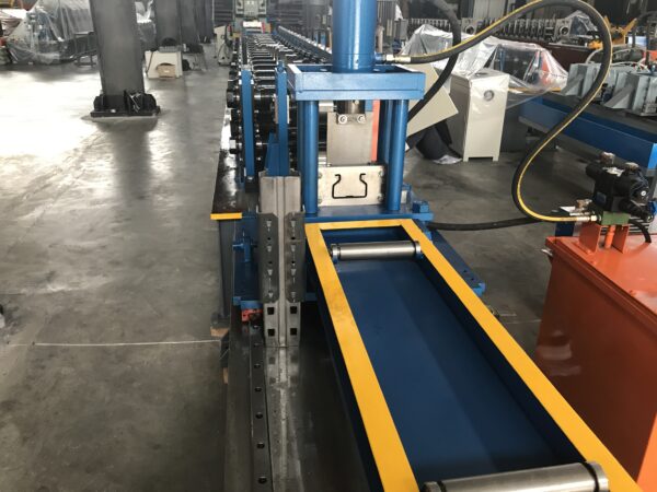孟加拉货架立柱机 (2) Heavy Duty Pallet Rack Upright for Reliable Warehouse Storage Solutions
