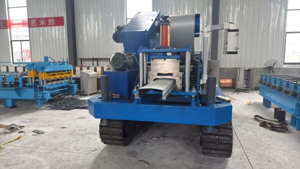 微信图片_20260506151637_296_3 Tracked Mobile Roll Forming Machine for Remote Construction Sites