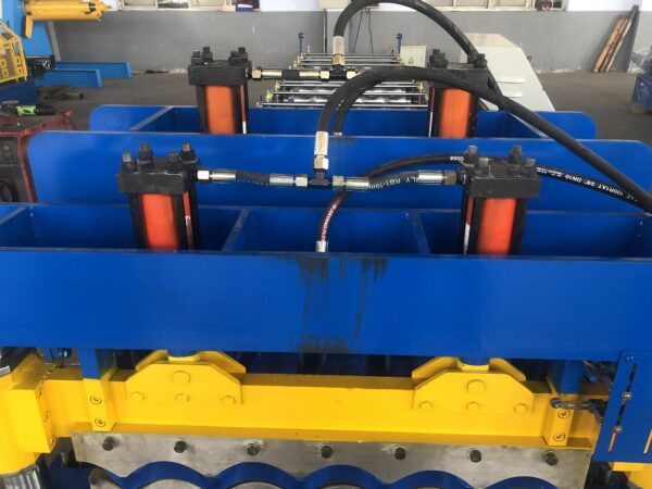 正圆琉璃瓦 (1) Advanced Metal Tile Roll Forming Machine for Precision Roofing Production