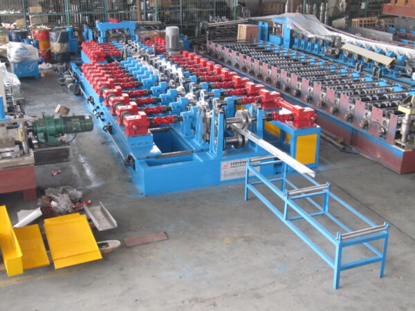 重型Z型钢机 Automatic CZ Purlin Roll Forming Machine with Gearbox Transmission