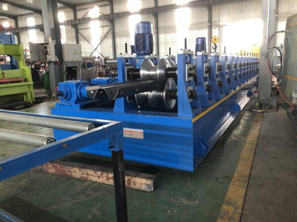 High-Speed Highway Guardrail Roll Forming Machine