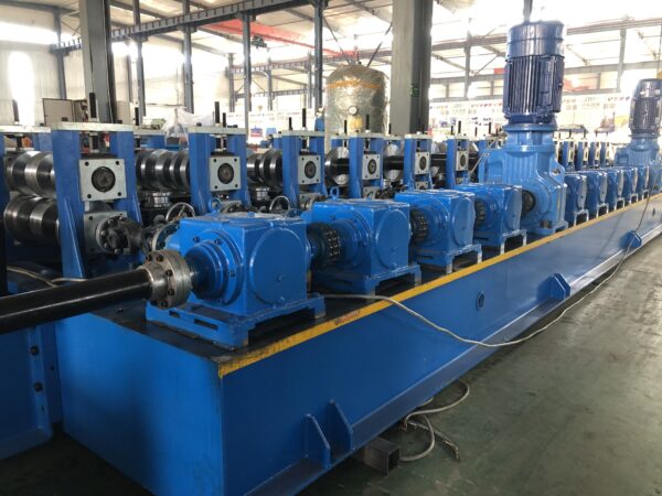 High-Speed Highway Guardrail Roll Forming Machine