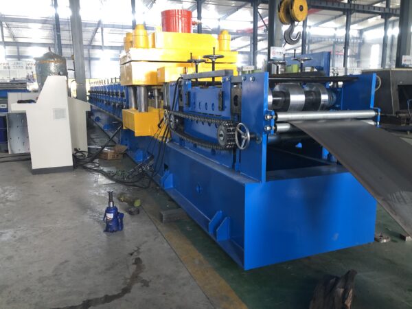 High-Speed Highway Guardrail Roll Forming Machine