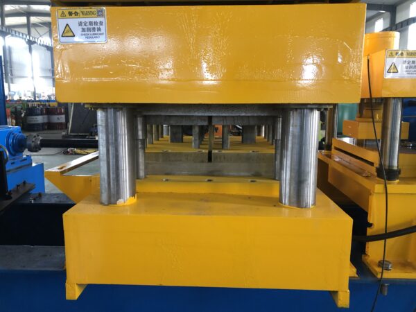 High-Speed Highway Guardrail Roll Forming Machine