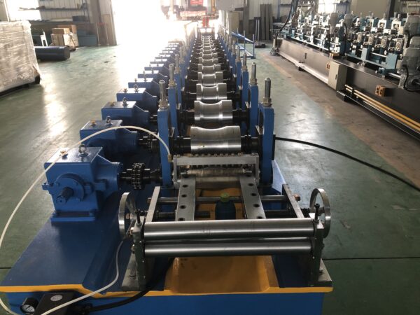 高配卷帘门 (1) High Precision Rolling Shutter Door Roll Forming Machine for Efficient Door Panel Production