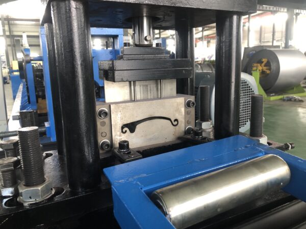 高配卷帘门 (4) High Precision Rolling Shutter Door Roll Forming Machine for Efficient Door Panel Production