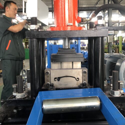 高配卷帘门 (9) High Precision Rolling Shutter Door Roll Forming Machine for Efficient Door Panel Production