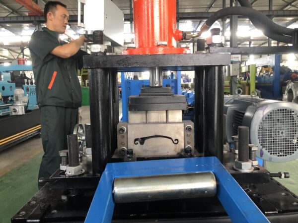 高配卷帘门 (9) High Precision Rolling Shutter Door Roll Forming Machine for Efficient Door Panel Production